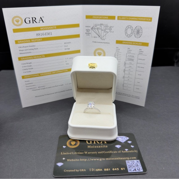 3ct oval cut real moissanite VVS1 engagement ring sz 5 and 6 available - Picture 3 of 11